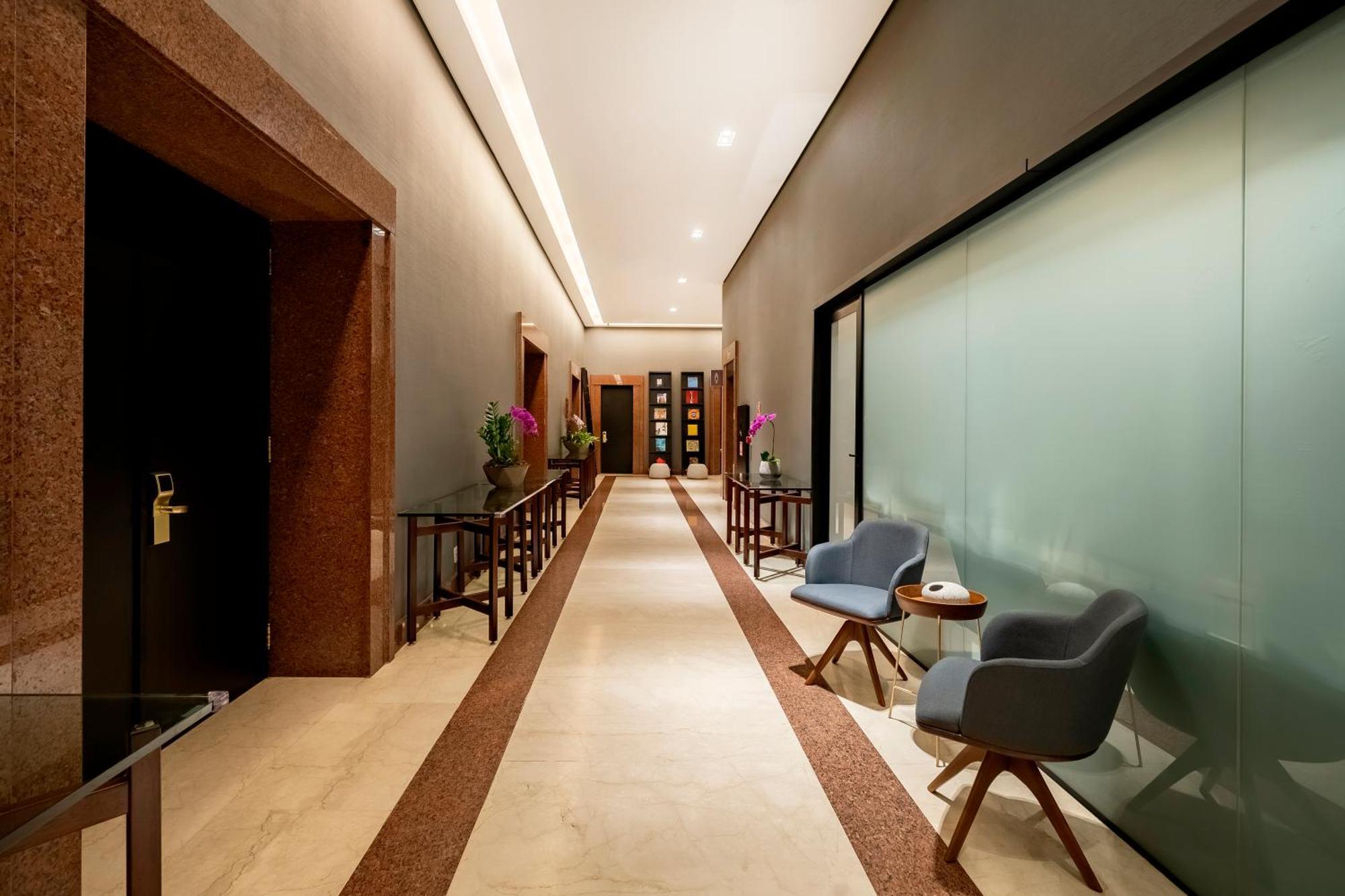 Grand Mercure Sp Itaim Bibi São Paulo Exterior foto A corridor at the hotel